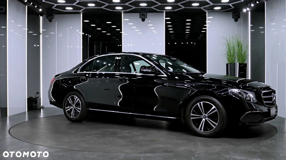 Mercedes-Benz Klasa E 220 d 4-Matic 9G-TRONIC - 11