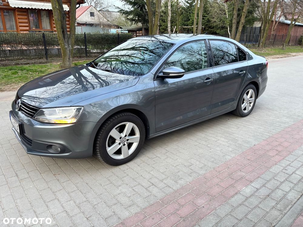 Volkswagen Jetta 1.6 TDI DPF Trendline - 9