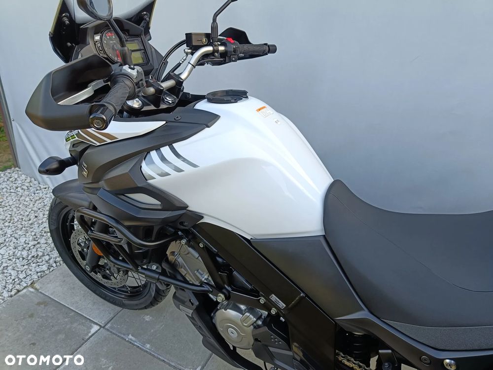 Suzuki V-STROM - 12