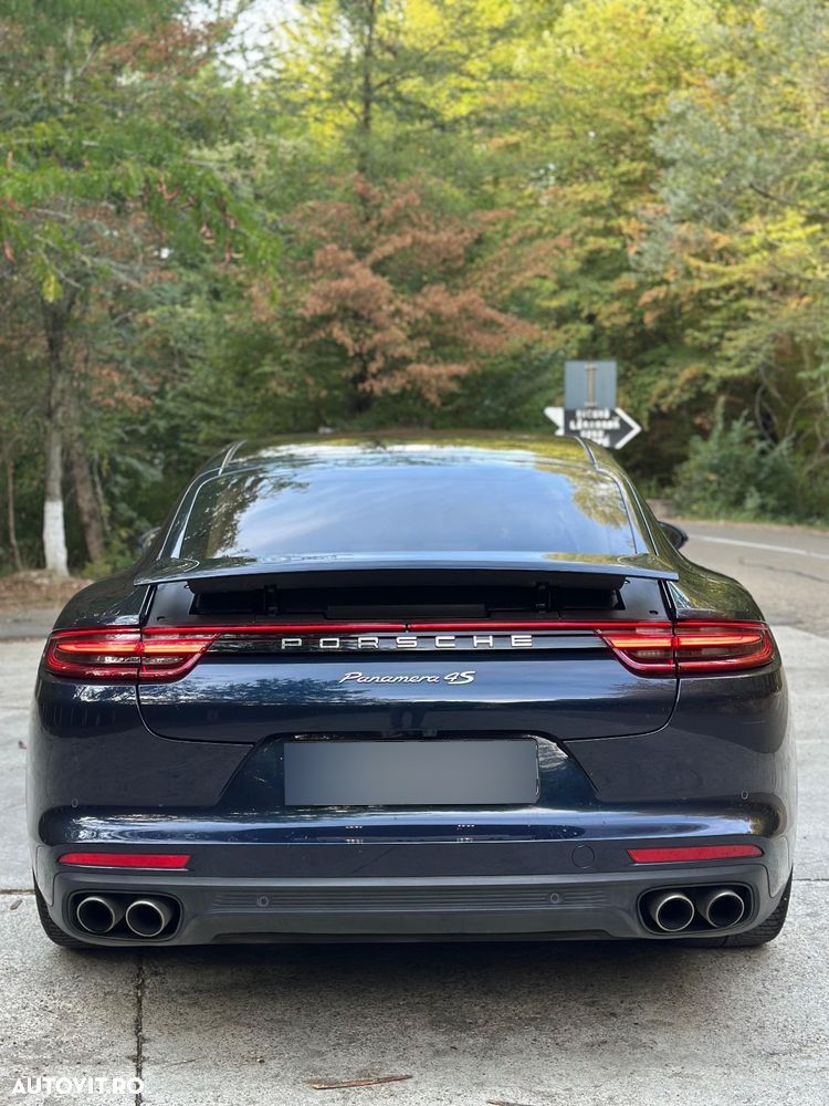 Porsche Panamera 4S - 4