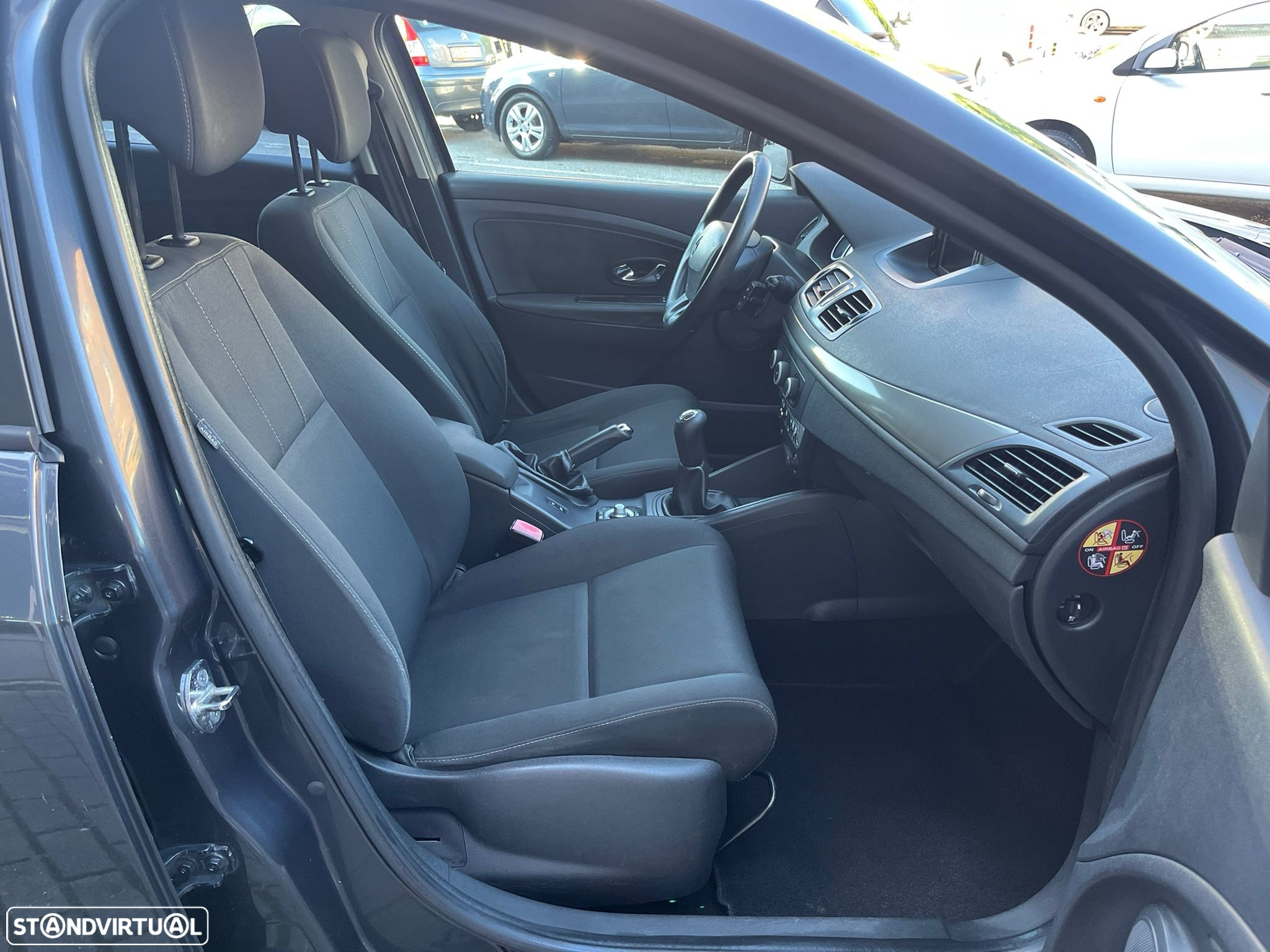 Renault Mégane 1.5 dCi Dynamique - 9