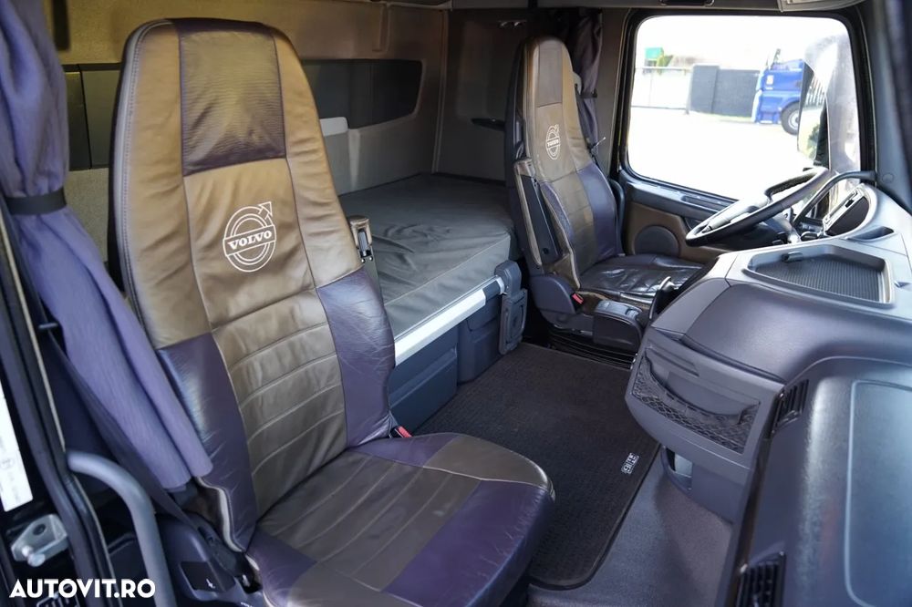 Volvo FH16 / 700 / 6x4 / SISTEM HIDRAULIC / RETARDER / TRACTOR CU 3 AXE / MASĂ PUTERNICĂ 120 T - 36