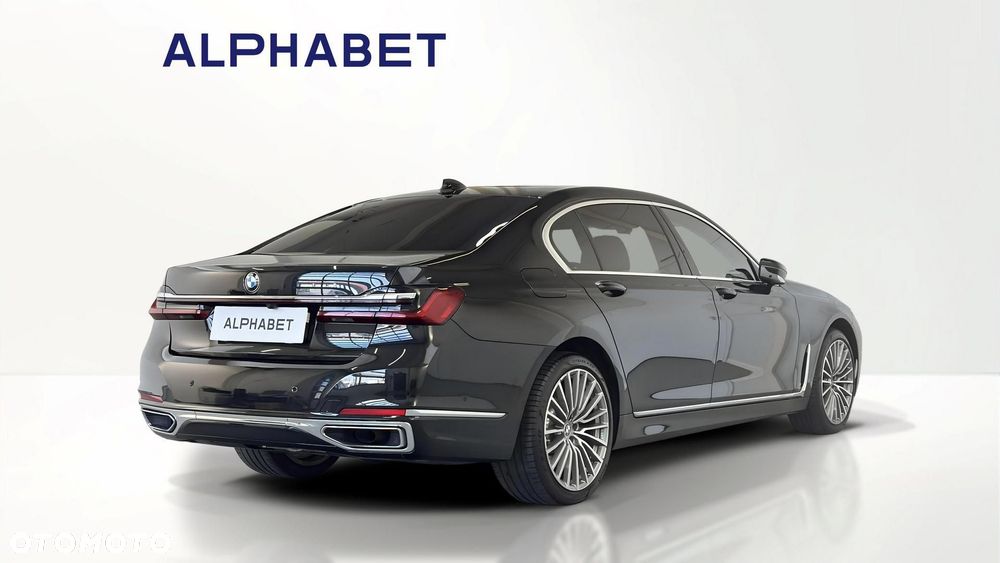 BMW Seria 7 740d xDrive mHEV sport - 9