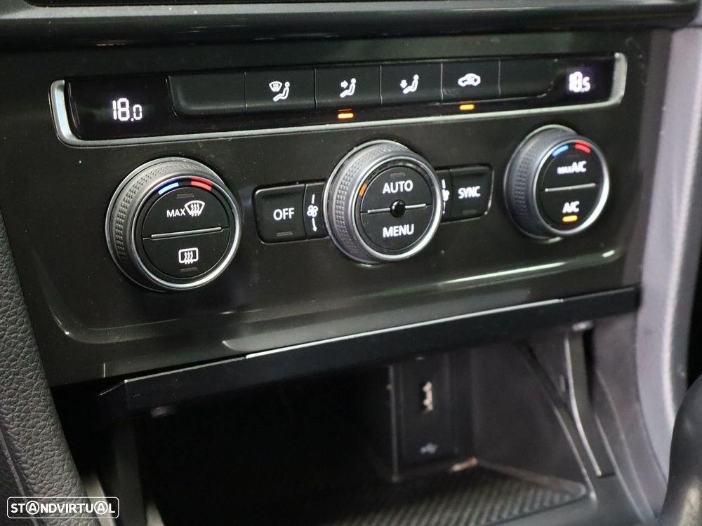 VW Golf Variant 1.6 TDi Confortline - 19