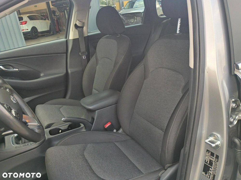 Hyundai i30 1.0 T-GDI Smart - 12