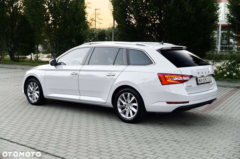 Skoda Superb 1.5 TSI Ambition DSG - 10