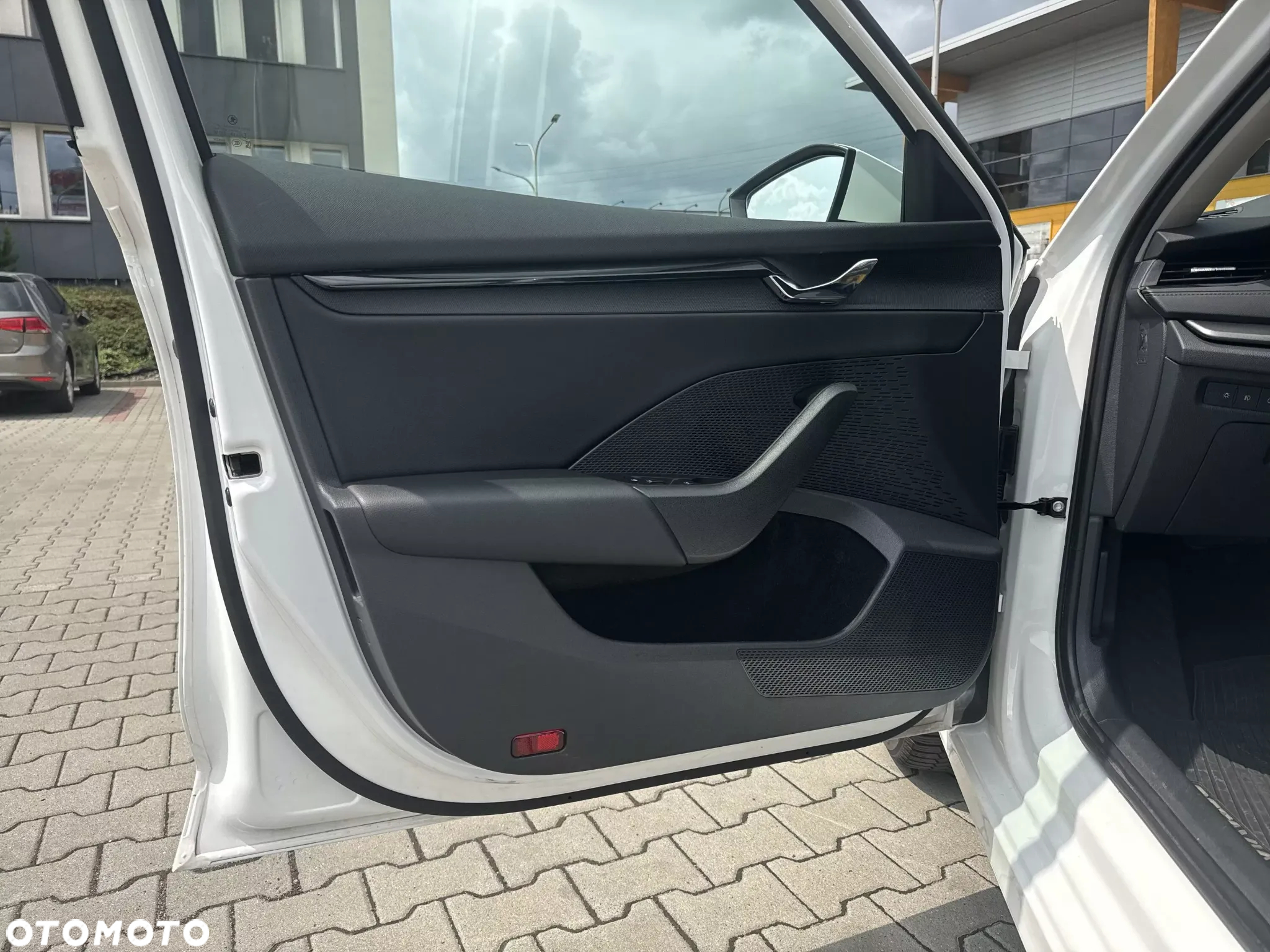 Skoda Octavia 2.0 TDI Ambition DSG - 11