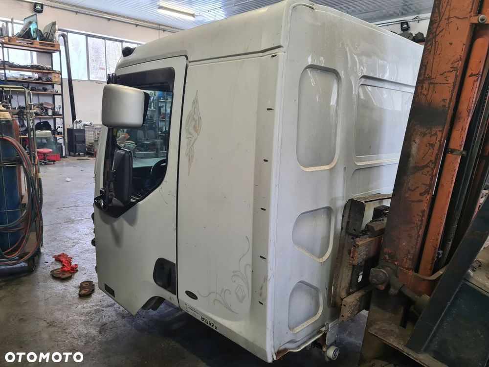 Kabina Renault Midlum 22.5 DCI - 11
