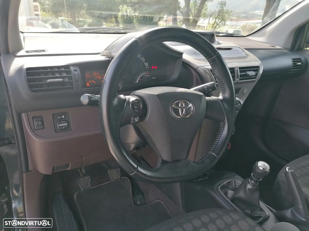 Toyota iQ 1.0 VVT-i Essential+AC - 15