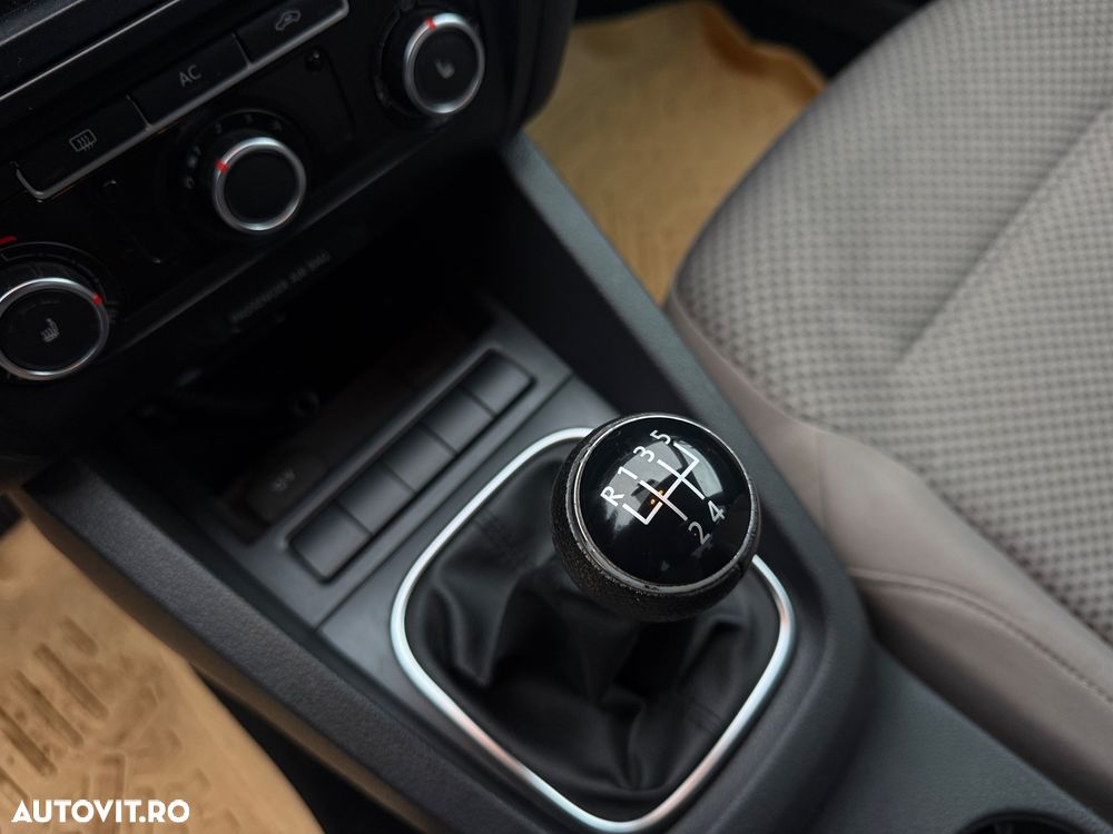 Volkswagen Jetta 1.6 TDI Comfortline - 10