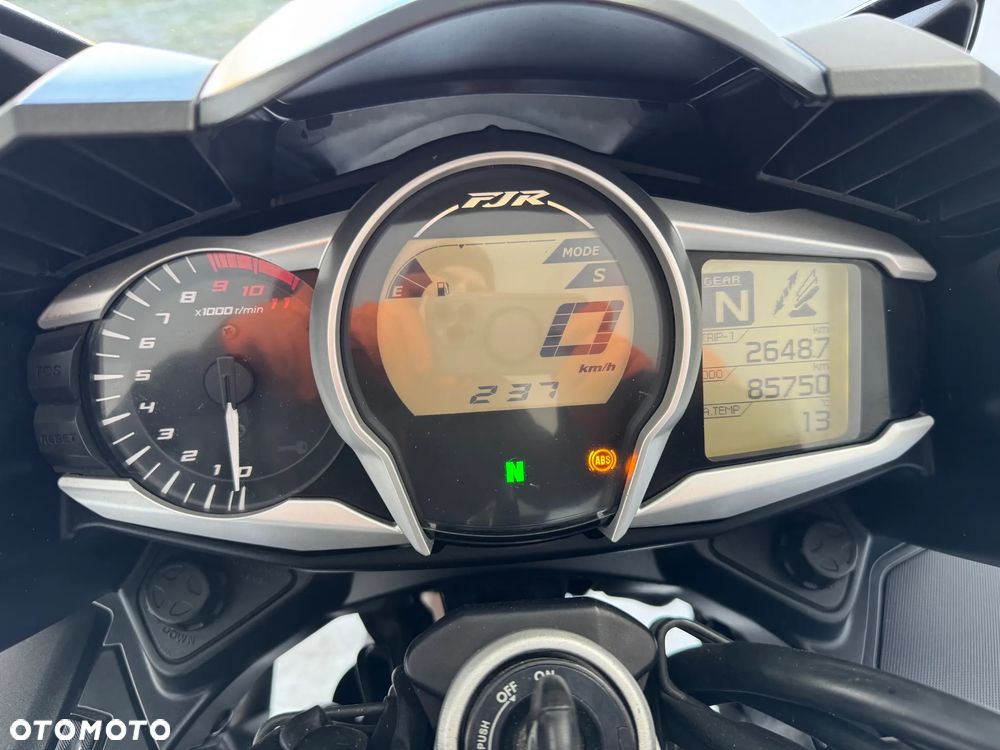 Yamaha FJR - 11