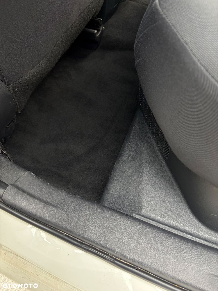 Toyota Auris Hybrid 135 Premium - 14