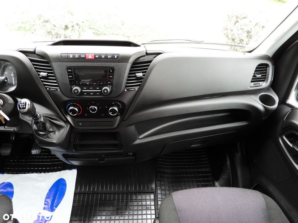 Iveco DAILY 35C16 WYWROTKA PODWÓJNA KABINA DOKA 6 MIEJSC TEMPOMAT BLIŹNIACZE KOŁA KLIMATYZACJA  160KM - 31