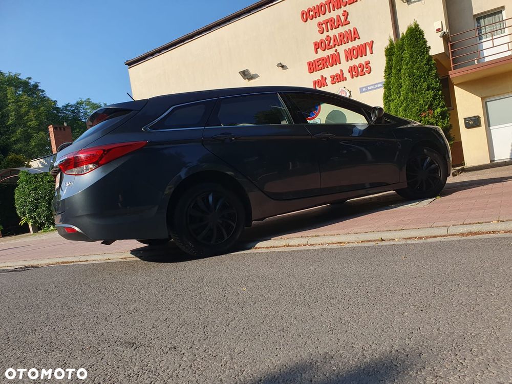 Hyundai i40 Kombi blue 1.6 Trend - 26