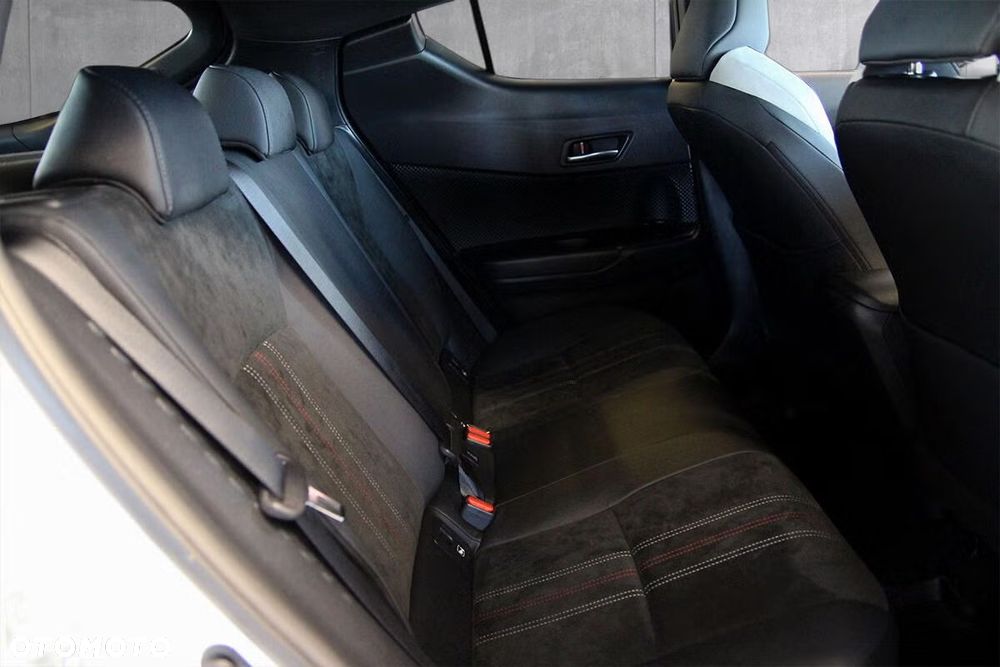 Toyota C-HR 1.8 Hybrid GPF GR Sport - 32