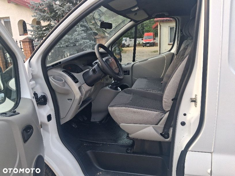 Renault Trafic - 14
