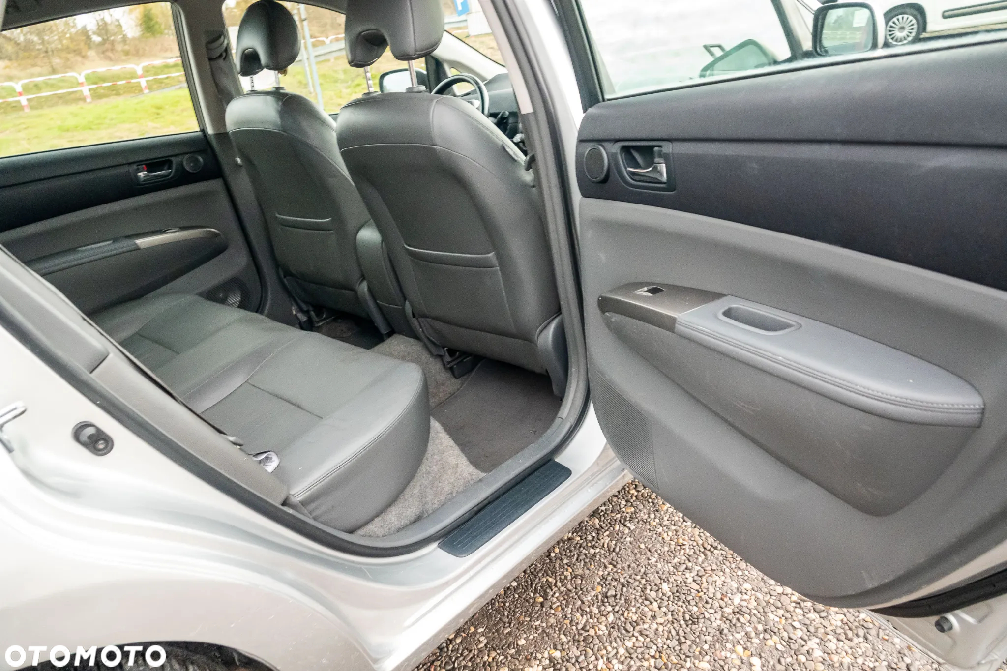 Toyota Prius (Hybrid) Executive - 18