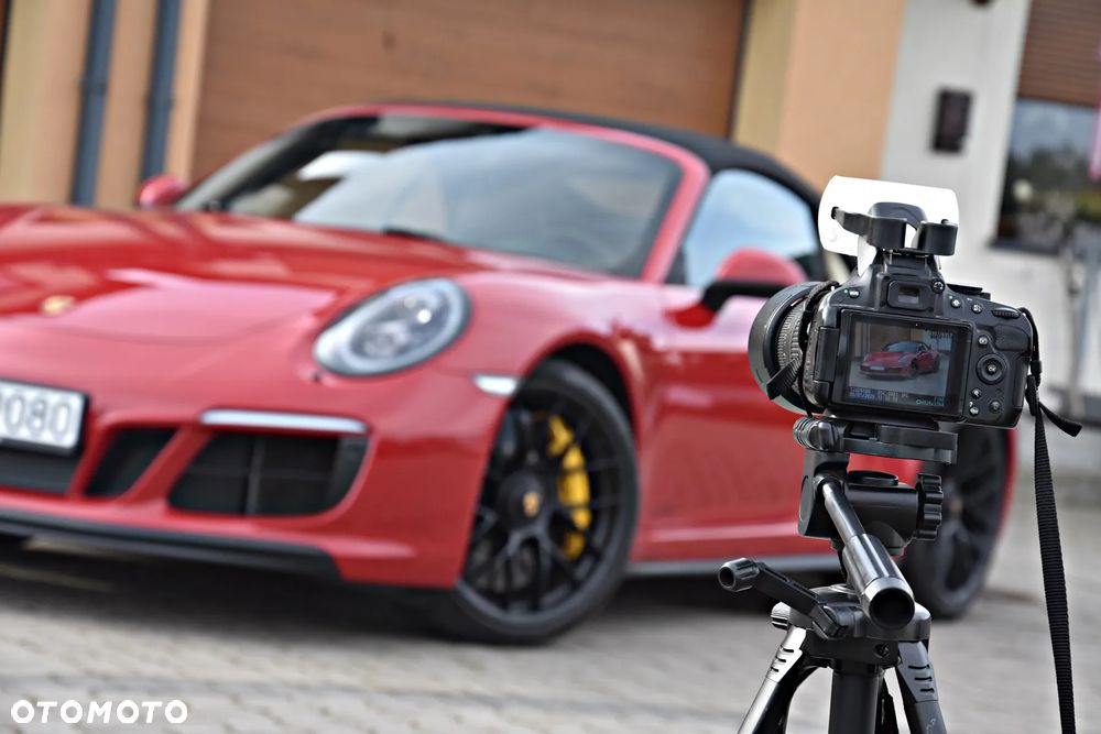 Porsche 911 Carrera 4 GTS PDK - 25