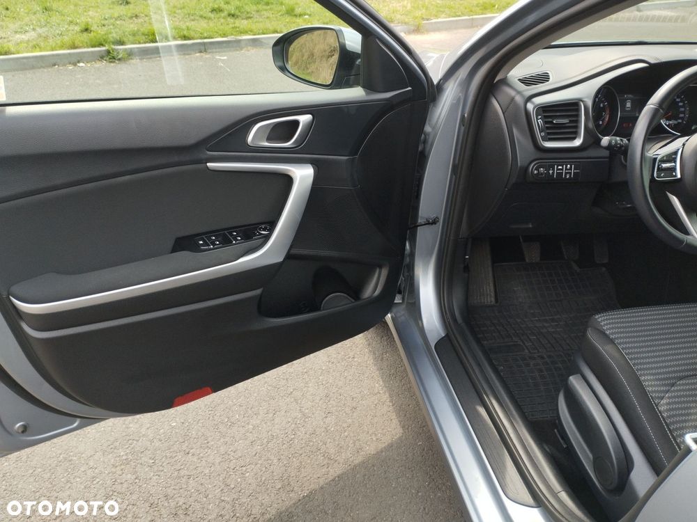 Kia Ceed 1.5 T-GDI M - 10