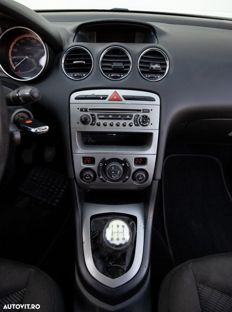 Peugeot 308 1.6E Confort Pack Aut - 14