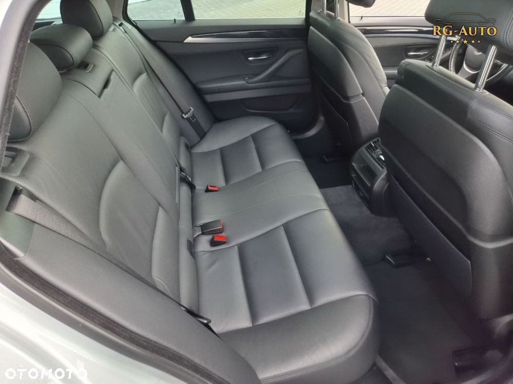 BMW Seria 5 525d xDrive Luxury Line - 22