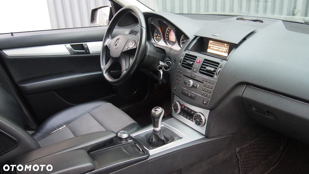 Mercedes-Benz Klasa C 180 Kompressor BlueEFFICIENCY Elegance - 19