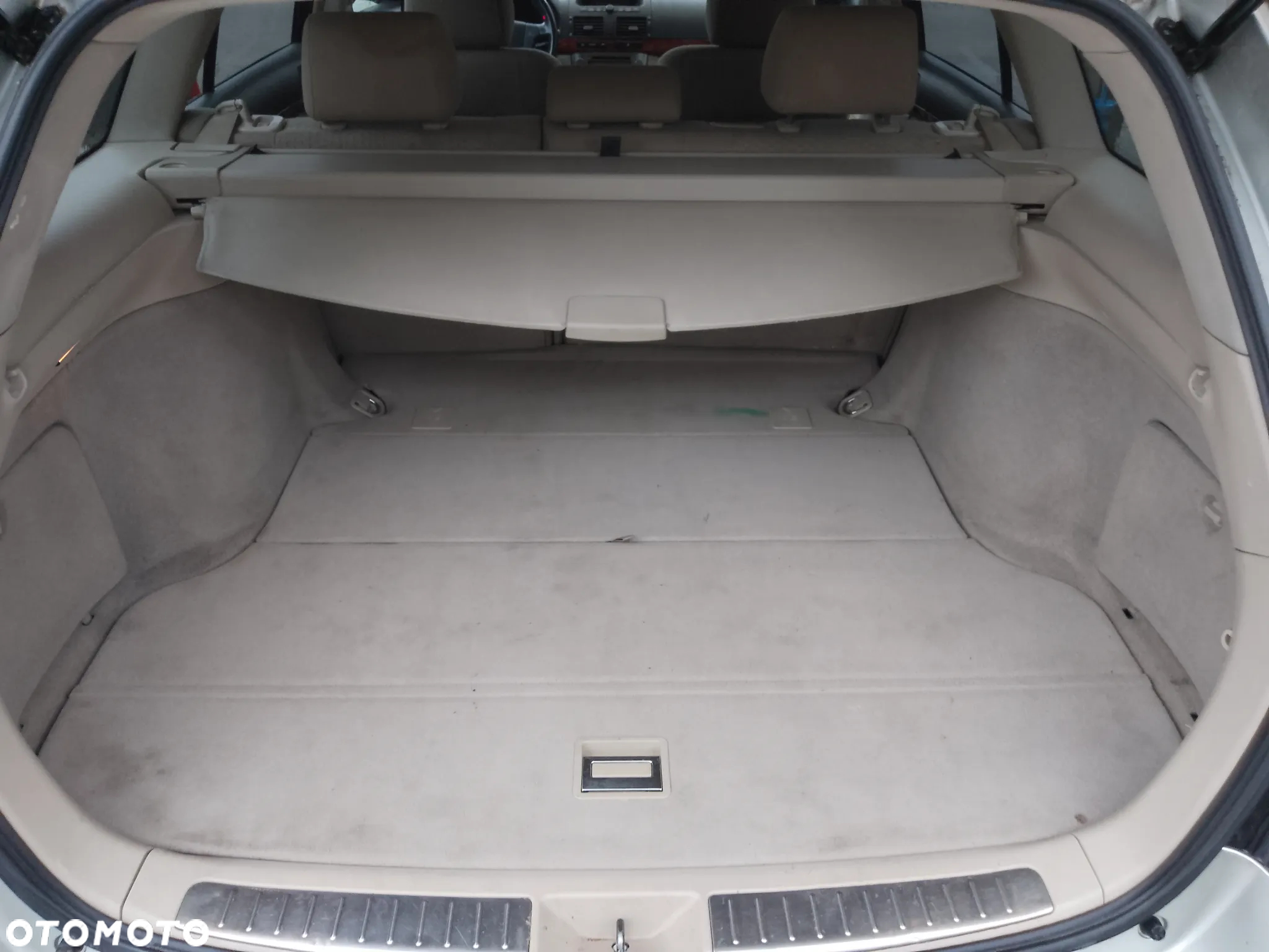 Toyota Avensis - 13