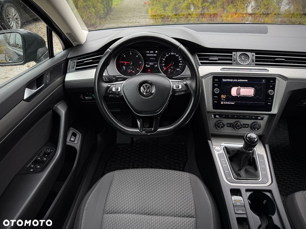 Volkswagen Passat - 10