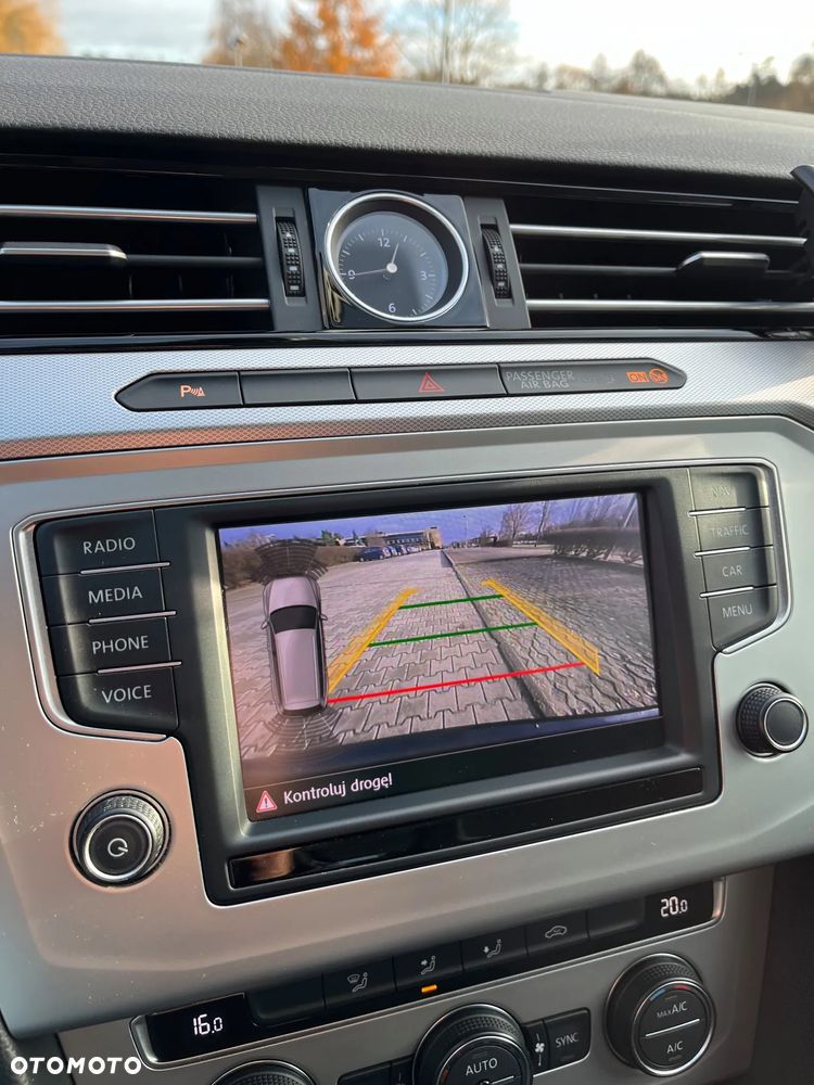 Volkswagen Passat 2.0 TDI BMT Comfortline - 11
