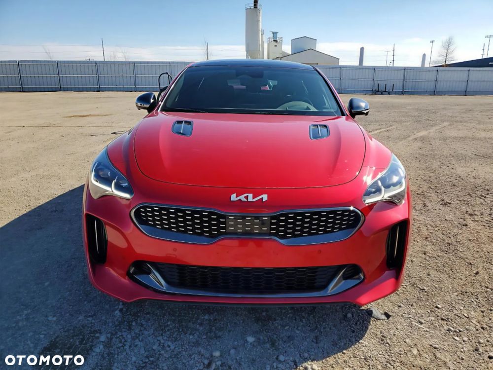 Kia Stinger - 2