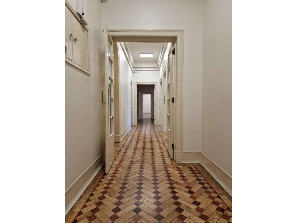 Apartamento de 4 quartos, 7 divisões assoalhadas, junto ao parque E... - Grande imagem: 3/43