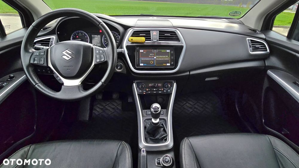 Suzuki SX4 S-Cross 1.4 T Premium 4WD - 9
