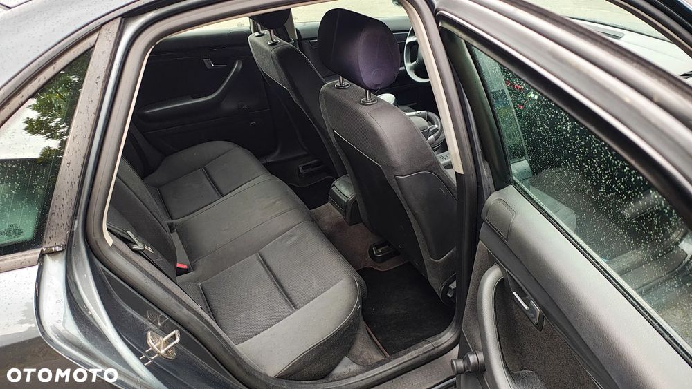 Audi A4 Limousine - 12