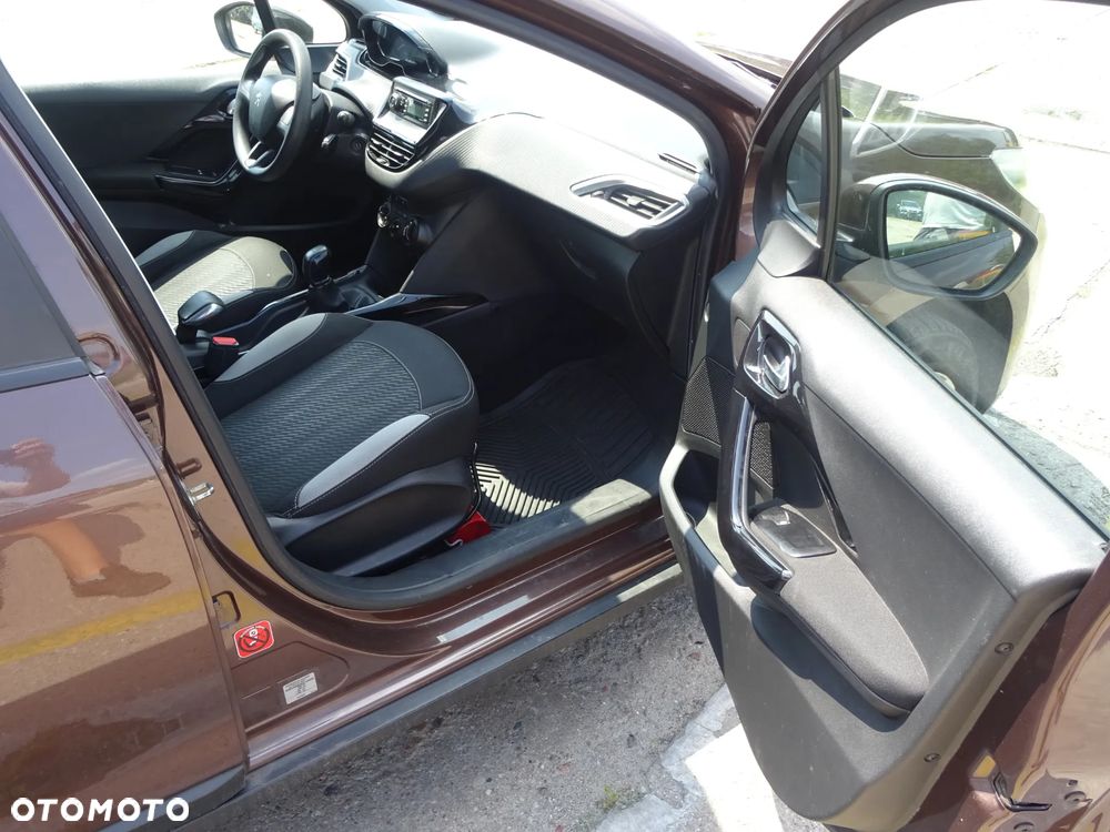 Peugeot 2008 1.2 Pure Tech Active EU6 - 11