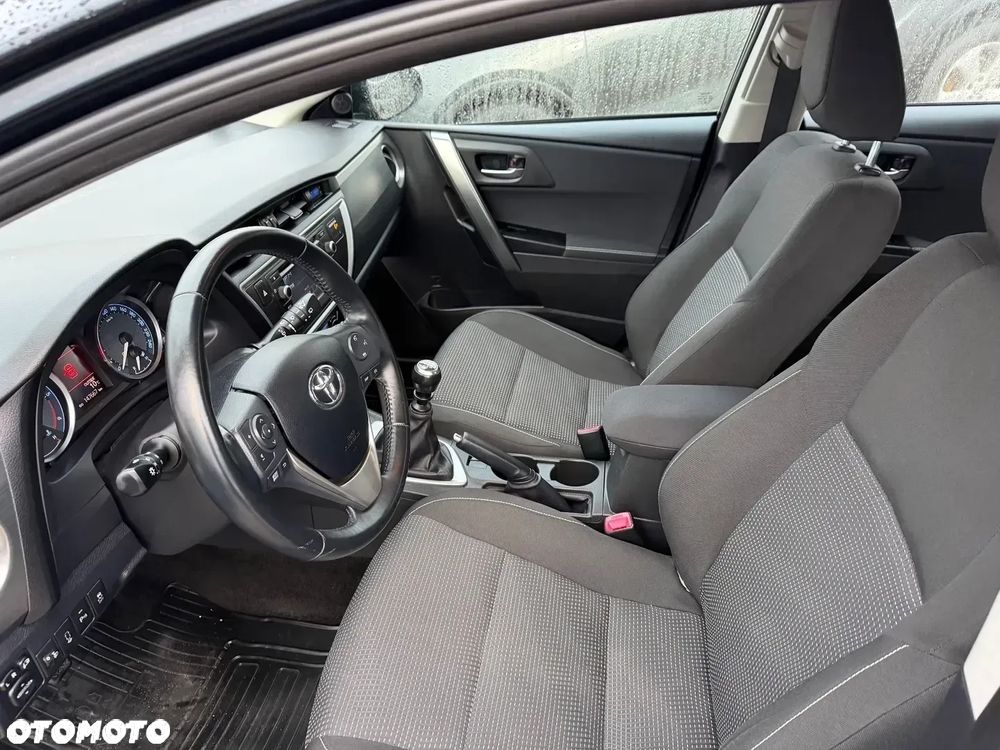 Toyota Auris 2.0 D-4D Edition - 10