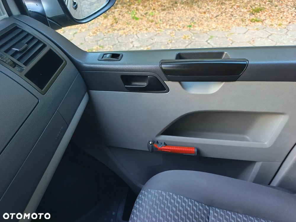 Volkswagen Transporter - 40