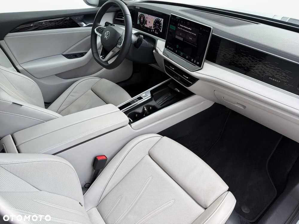 Volkswagen Passat - 13