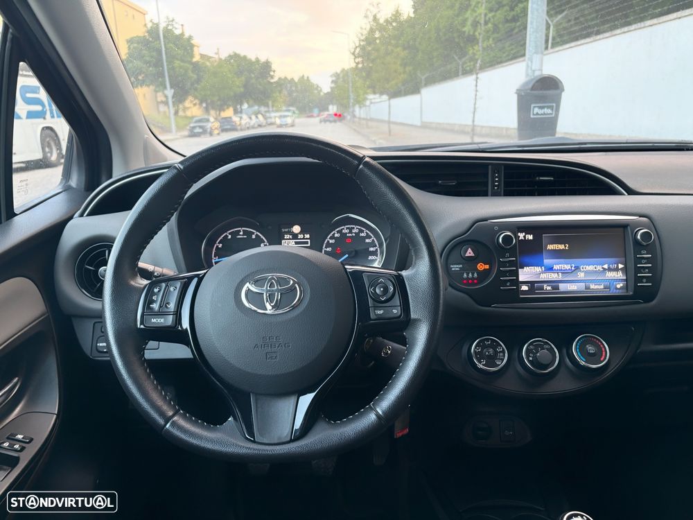 Toyota Yaris 1.0 VVT-i Comfort +PS Style +P.Techno +P.Sport - 12