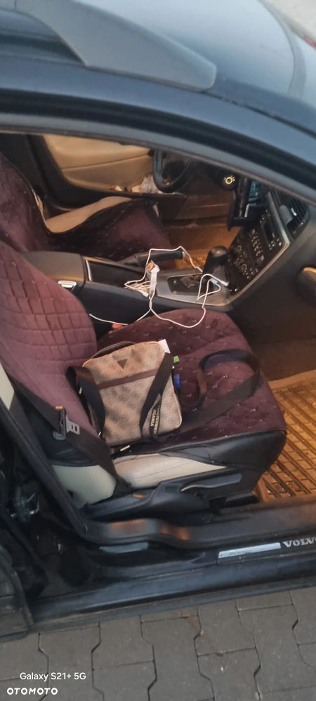 Volvo V70 2.4D Momentum - 10