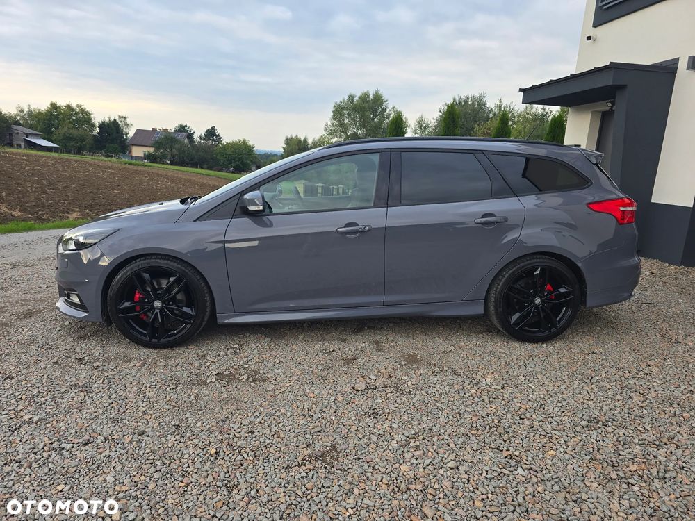 Ford Focus 2.0 EcoBoost ST mit Leder-Sport-Paket - 3