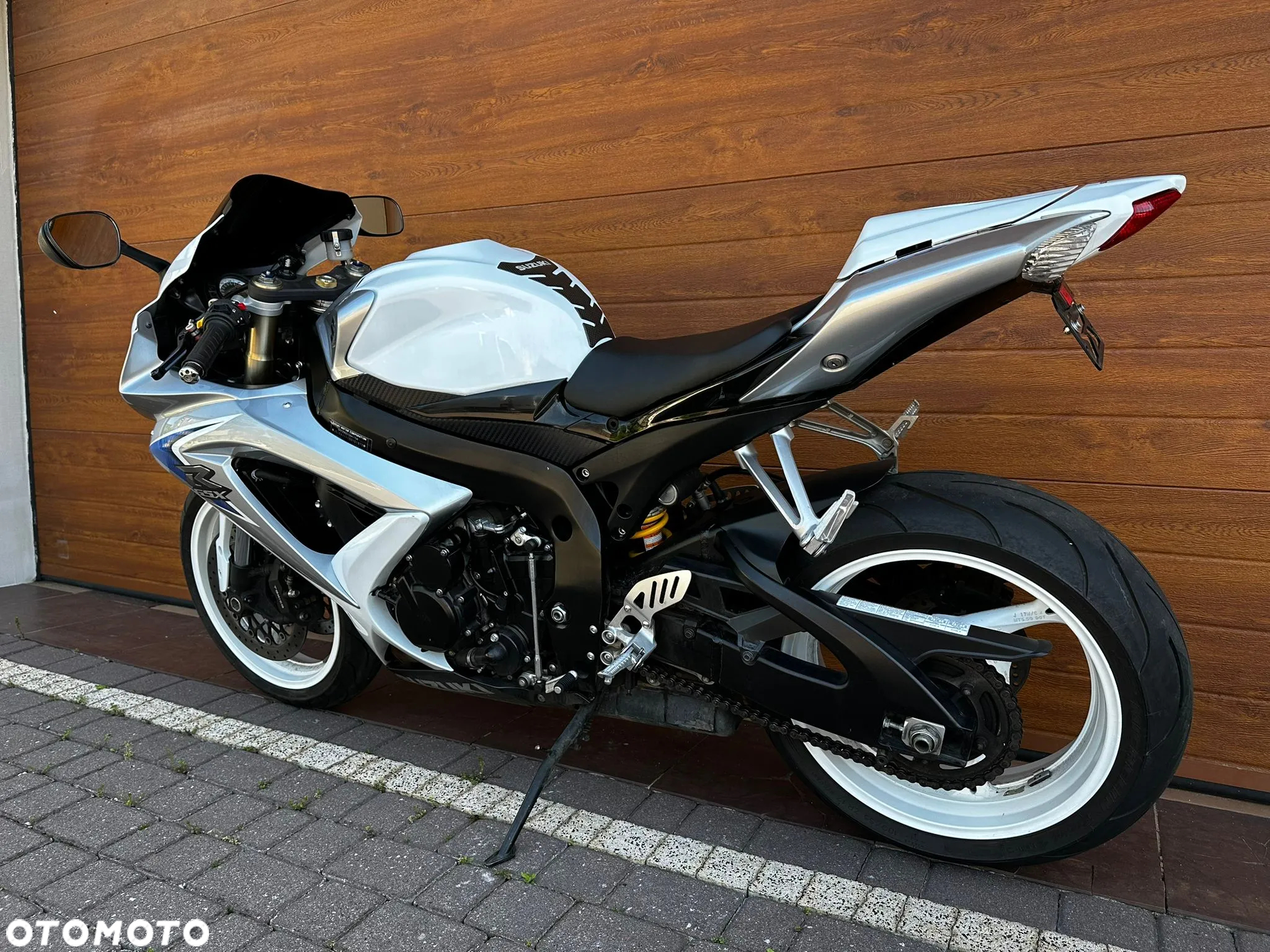 Suzuki GSX-R - 10