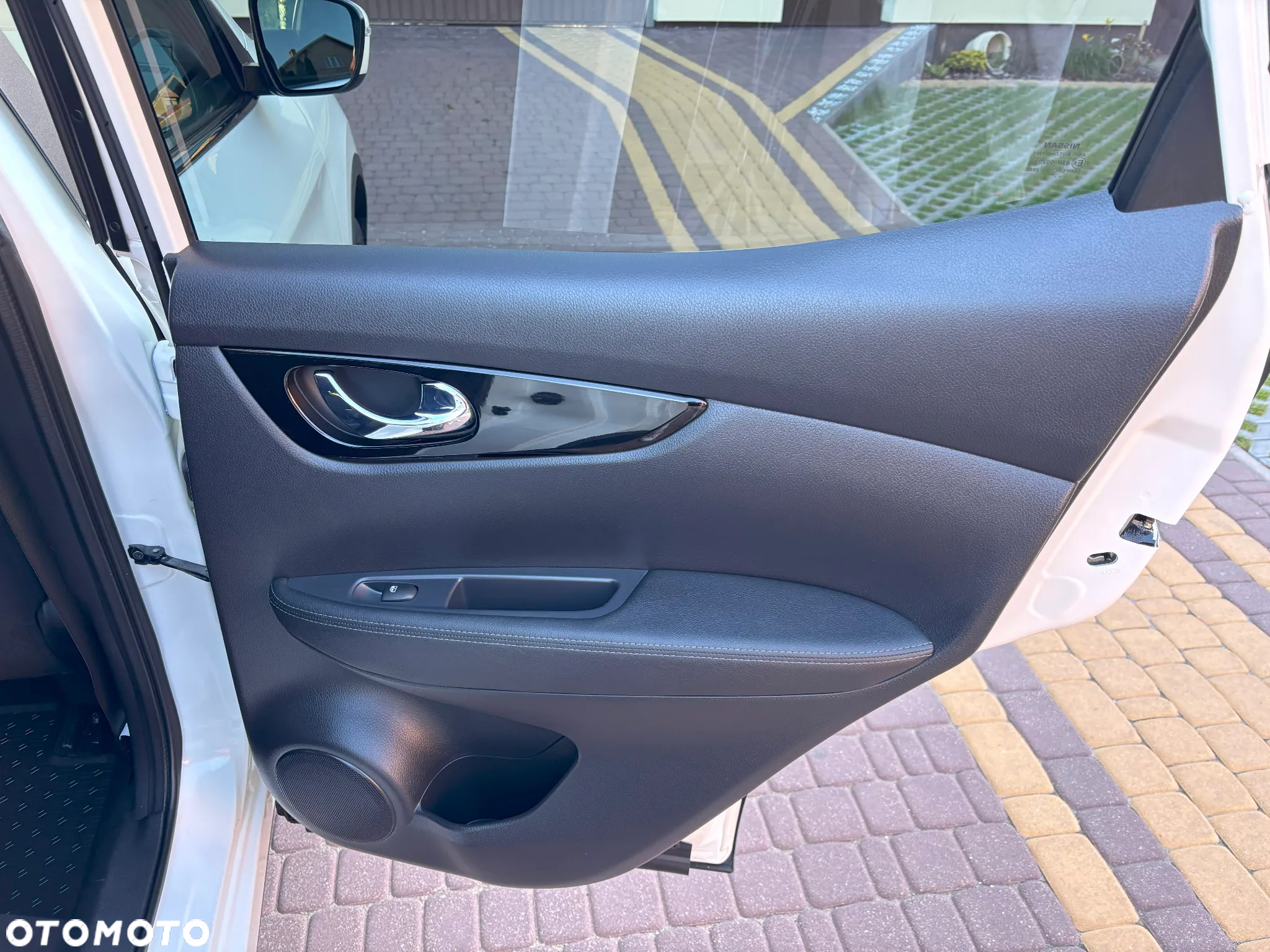 Nissan Qashqai 1.3 DIG-T N-Connecta - 38