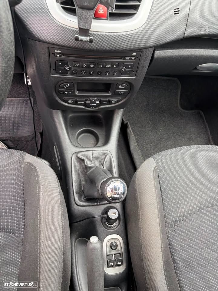 Peugeot 206+ 1.1 Urban - 10