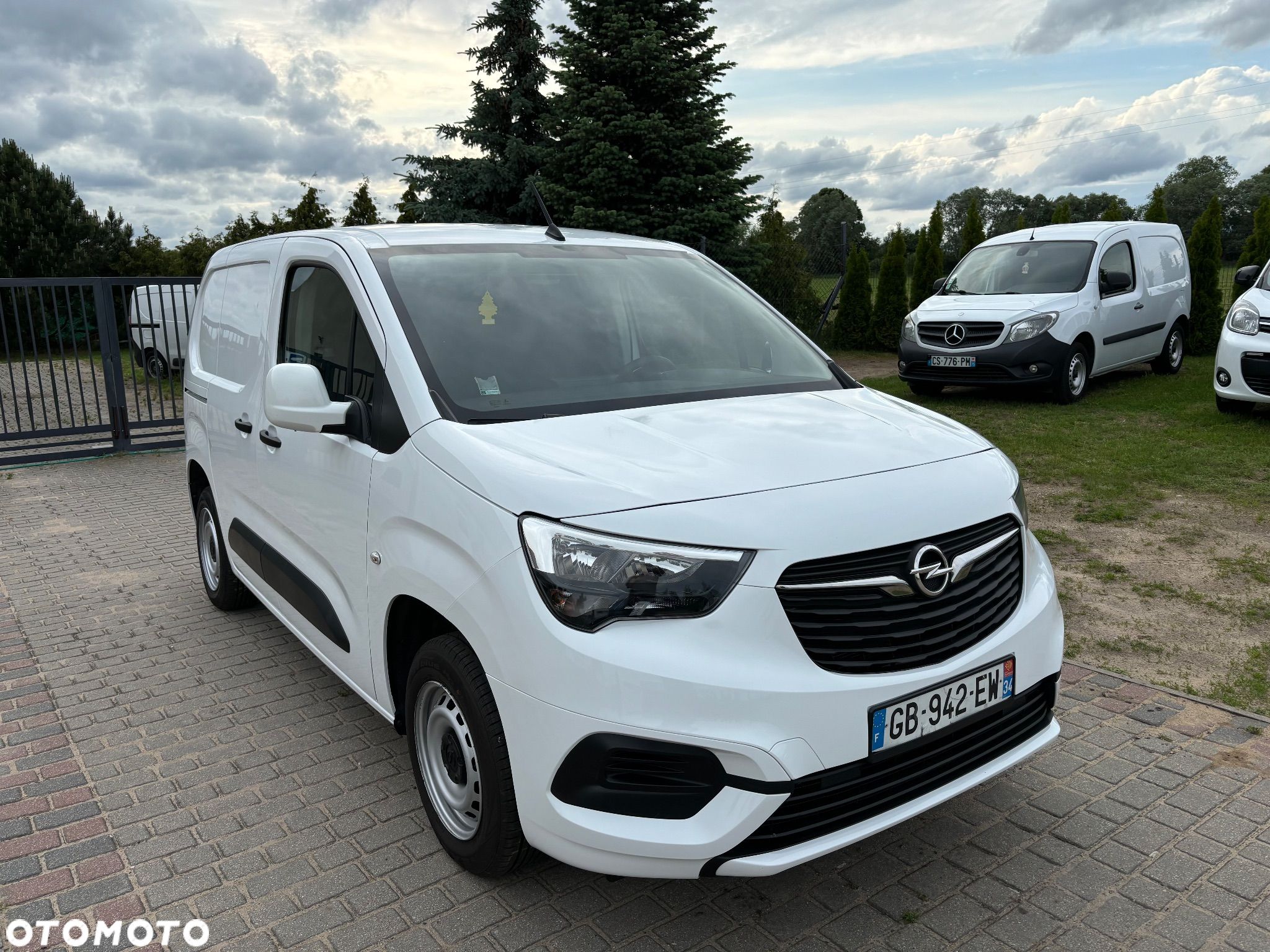 Opel COMBO - 1
