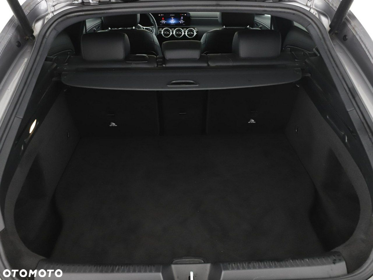 Mercedes-Benz CLA 250 E Progressive 8G-DCT - 20