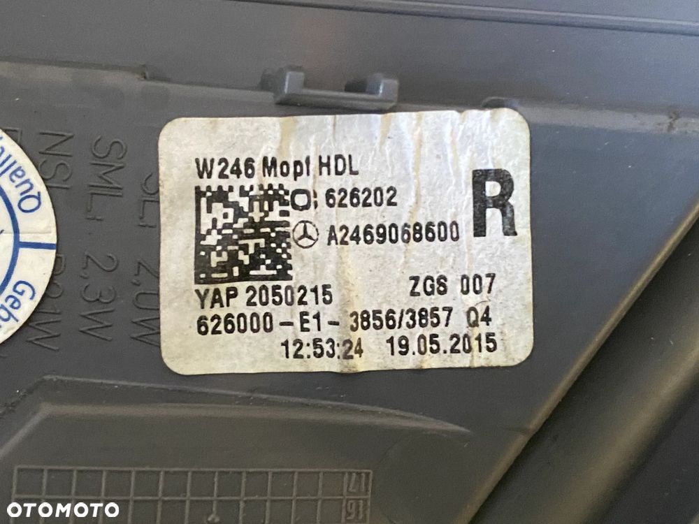 MERCEDES W 246 lift lampa tylna prawa w klape - 3