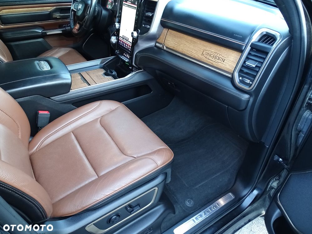 RAM 1500 Crew Cab Longhorn - 13