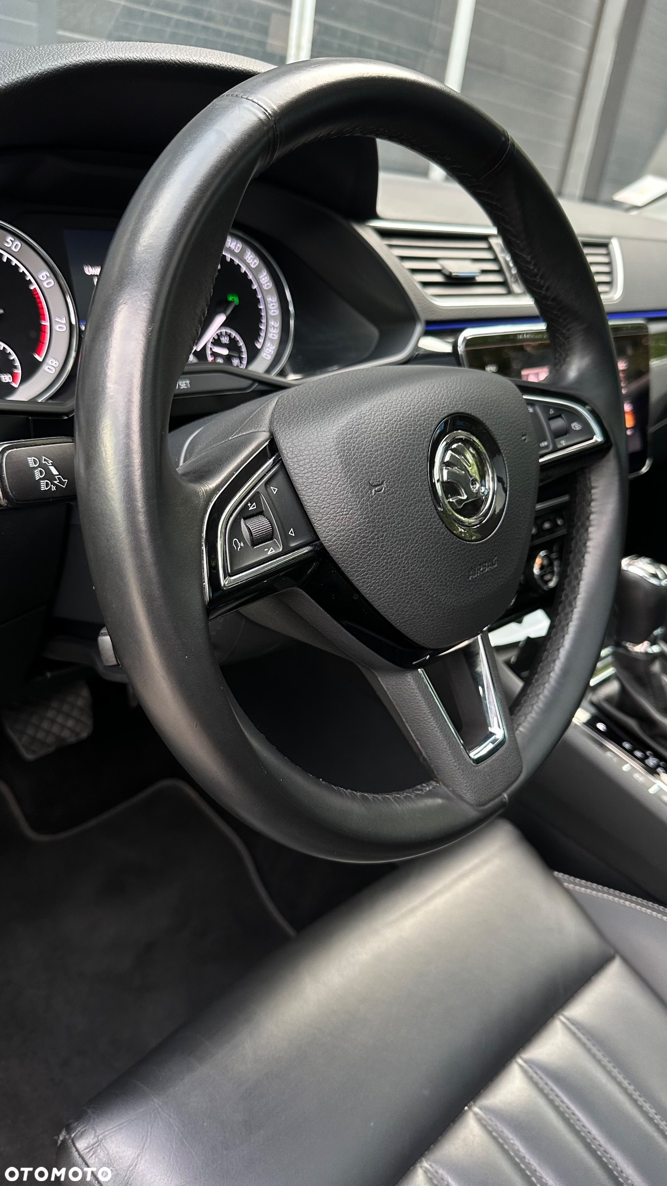 Skoda Superb 2.0 TSI L&K DSG - 38