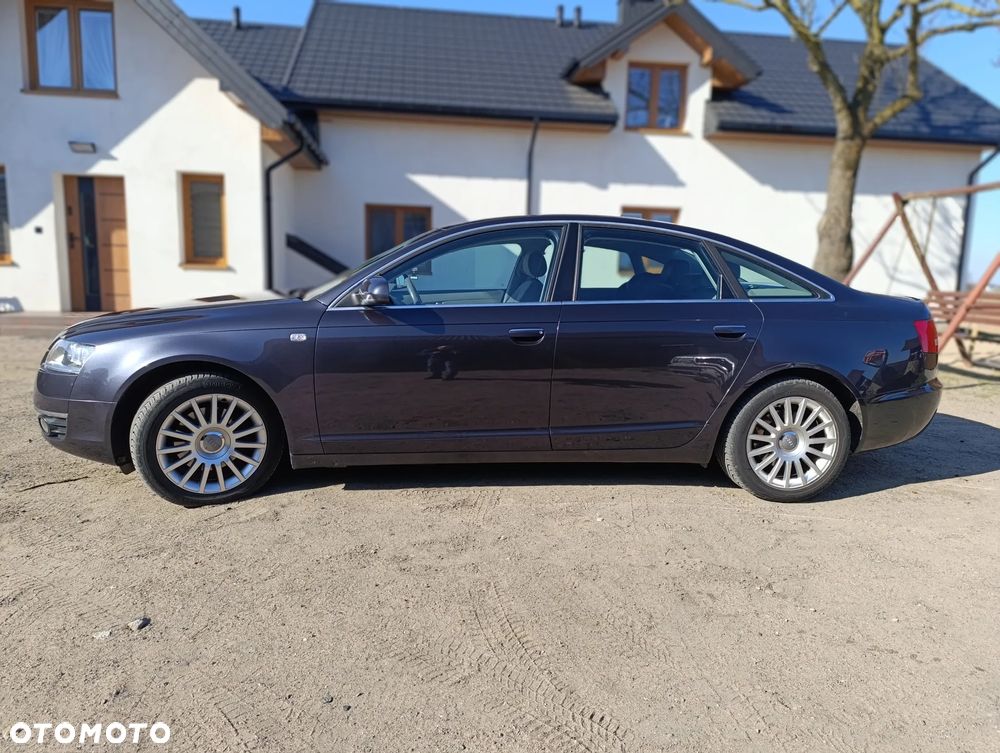 Audi A6 Limousine 2.4 - 8