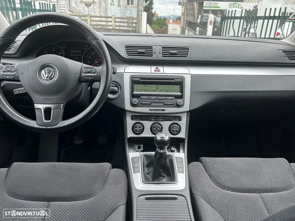 VW Passat 2.0 TDI Trendline Pack - 10